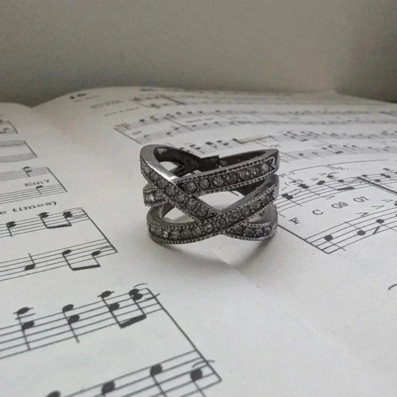 Elegant Silver-Tone Crystal Ring Criss Cross Design Size 7 - Picture 6 of 8